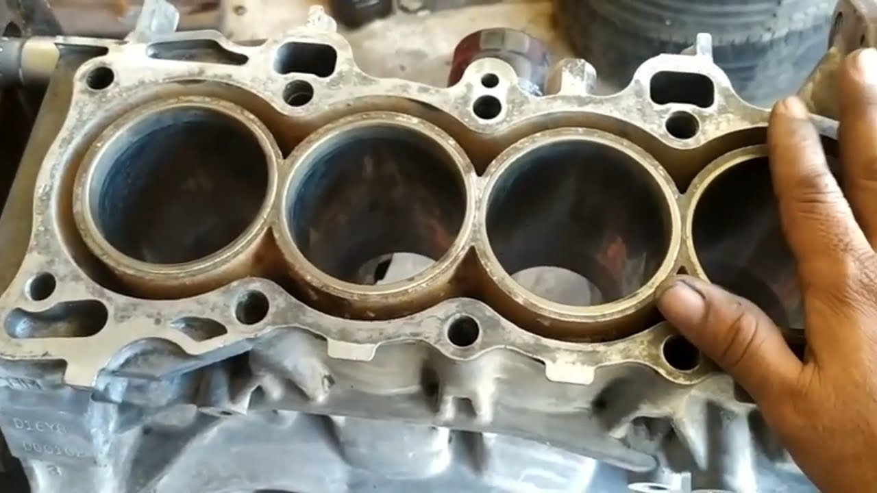 Junta de cabeçote queimada! Precisa plainar o bloco?