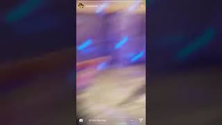 Aitana y Cepeda cantando ‘no puedo vivir sin ti’ en la fiesta de OT