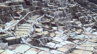 preview picture of video 'Salineras de Maras, Salt Mines Maras Cusco'