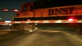 preview picture of video 'BNSF southbound Mount Vernon, WA 09-26-09'