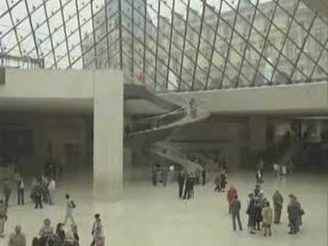 pourquoi la pyramide du louvre