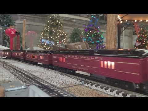 MTH Railking Lehigh Valley PA 603/605 pulling a set of beautiful passenger cars.