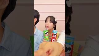 Smart kkubi eat cookies