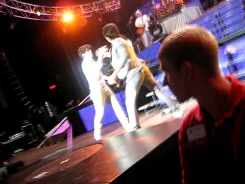 jonas brothers concerts 7/5/08 detroit goodnight and goodbye flips