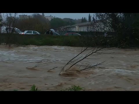 فيديو خمسة قتلى في فيضانات فرنسا بينهم ثلاثة رجال إنقاذ …