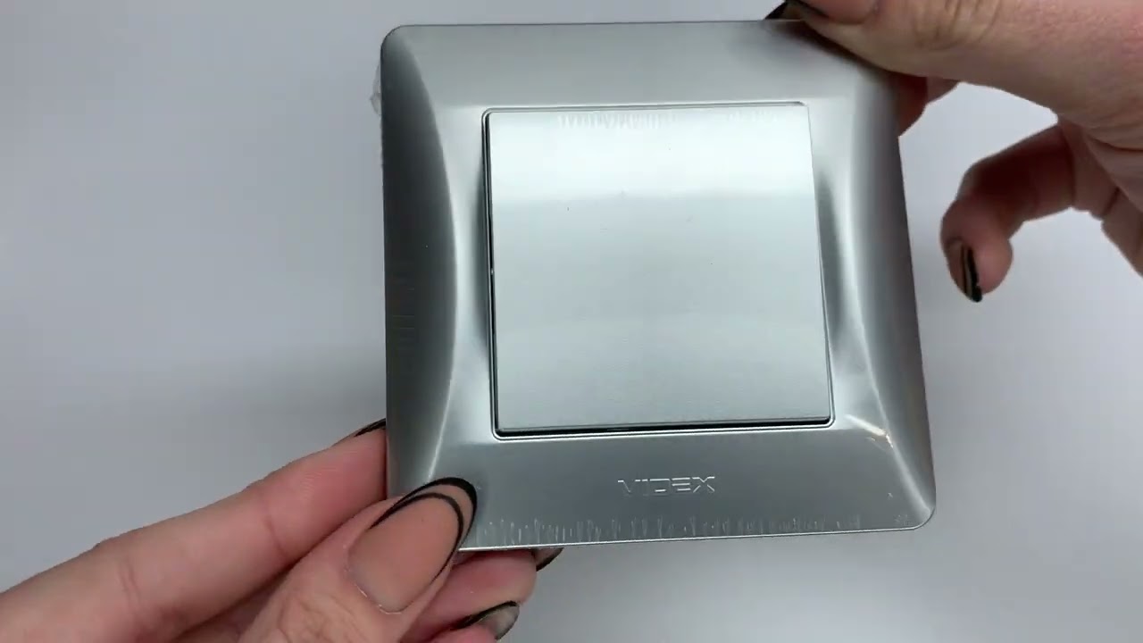 Выключатель одноклавишный VIDEX Binera серебряный шёлк VF-BNSW1-SS