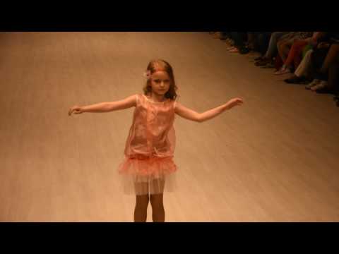 Belarus Fashion Week. Показ от дизайнера Valeria Krysa. Минск // Designer fashion