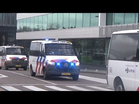 Colone ME Met spoed vanaf politie bureau de Eenhoorn in Amsterdam naar Museumplein