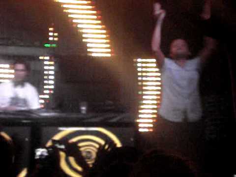 Yolanda Be Cool, EAZY 16/10 "Gettin' Over You"