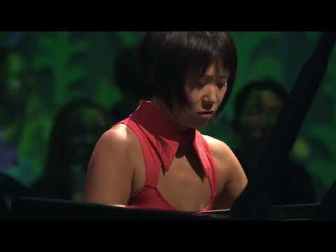 Yuja Wang plays Paganini/Liszt - La Campanella (excerpt)