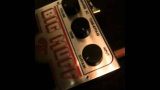 Video thumbnail for Late 70s/early 80s Late Version 6 Big Muff (ends on eBay May 29 2012) by jmdonovan
