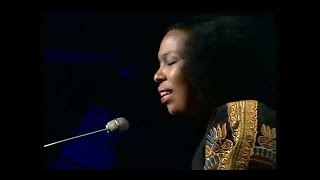 The first time ever I saw your face - Roberta Flack (Lyrics at the screen) 1972