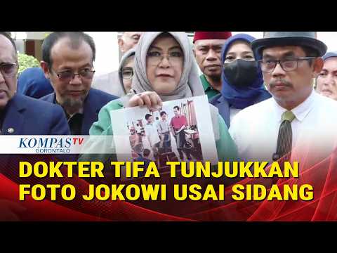 Momen Dokter Tifa Tunjukkan Foto-Foto Jokowi usai Sidang Kasus Ijazah di PN Jaktim