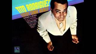 Se Va El Manguero Lyrics English Translation