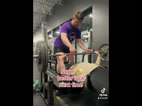 Grinding out 9 reps today with 245lb 🤘🏻💪🏼 #gym #workout #foryou #fitness #motivation #strength