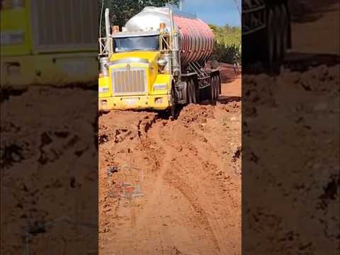 Vía a Mapiripan Meta 🇨🇴 #trucks #automobile #truckesvlogs #offroad #troquero #agro #trucking