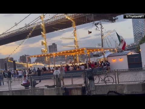 Mexican Navy ship crashes into Brooklyn Bridge | Raw video