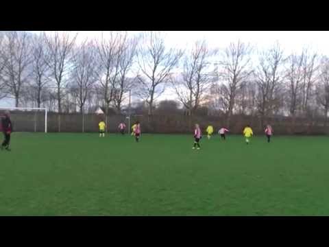 Hekelingen E7 - Rijnmond Hoogvliet Sport E5    4-0  (10-12-2011).mpg