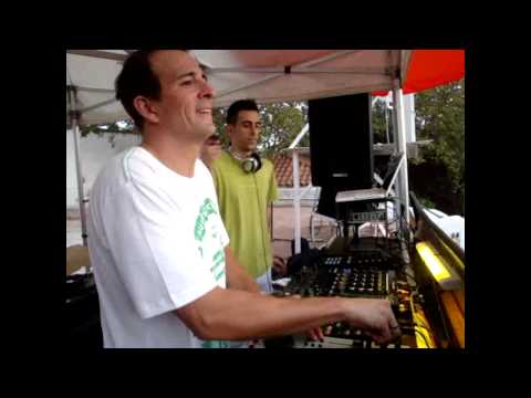 Dualitik at Graujaus Pool Party 2012