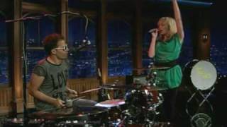 The Ting Tings Thats not my Name Live at Craig Ferguson 15-09-08