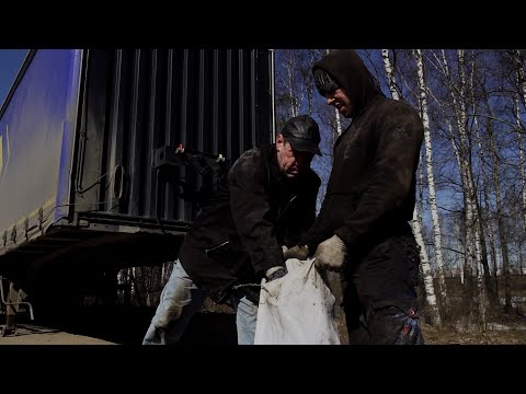 Около 100 мешков мусора вывезли с ул. Железнодорожной