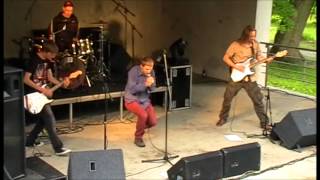 Visací Netopýr - Stromy jdou do boje (Petrovické Mrholení 2013)