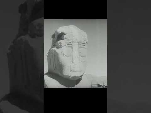 Las ruinas de Tiahuanaco en La Paz, Bolivia, 1955.
