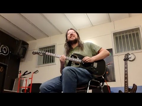 AMT Bricks F-Clean + Victory V1 Duchess + Blackstar Amped 1 + PRS CE24 + Aerodyne Stratocaster Demo