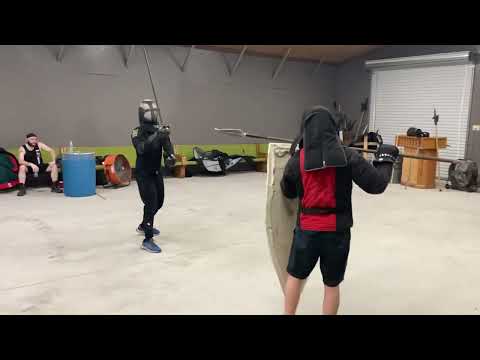 Montante vs shield and spear