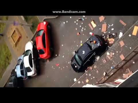 Mujeres Celosas destruyen autos aveces equivocados