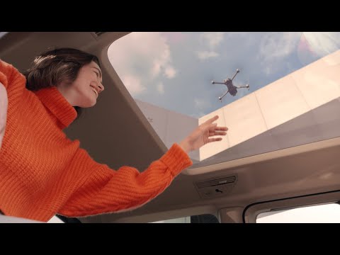 Willkommen in einer neuen Welt: Der neue Multivan erstmals mit Panoramaglasdach*