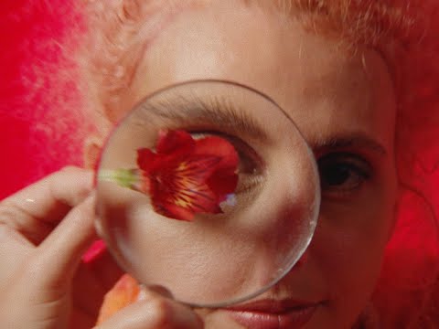 download lagu mp3 mp4 Luiza Lian, download lagu Luiza Lian gratis, unduh video klip Luiza Lian