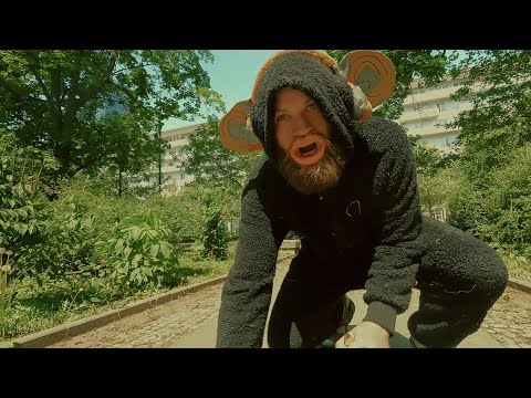 Zenek Kupatasa - Małpa w ogrodzie (oficjalny klip z albumu "Rezyliencja II - Jakie to jest piękne")