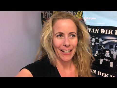 Maike Boerdam speelt God in TITUS