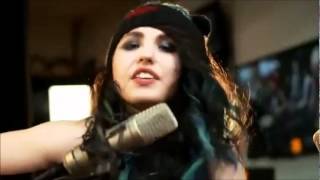 Cherri Bomb - Raw Real Live Acoustic.wmv