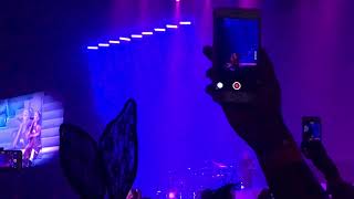 Ariana Grande - Thinking About You (Dangerous Woman Tour Hong Kong 21/9)