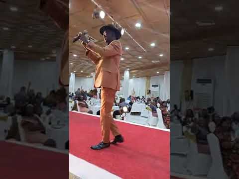 Ahmed Smani en prestation à Miss Golden T