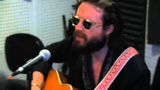 Father John Misty - Bored in the USA - Session acoustique OÜI FM