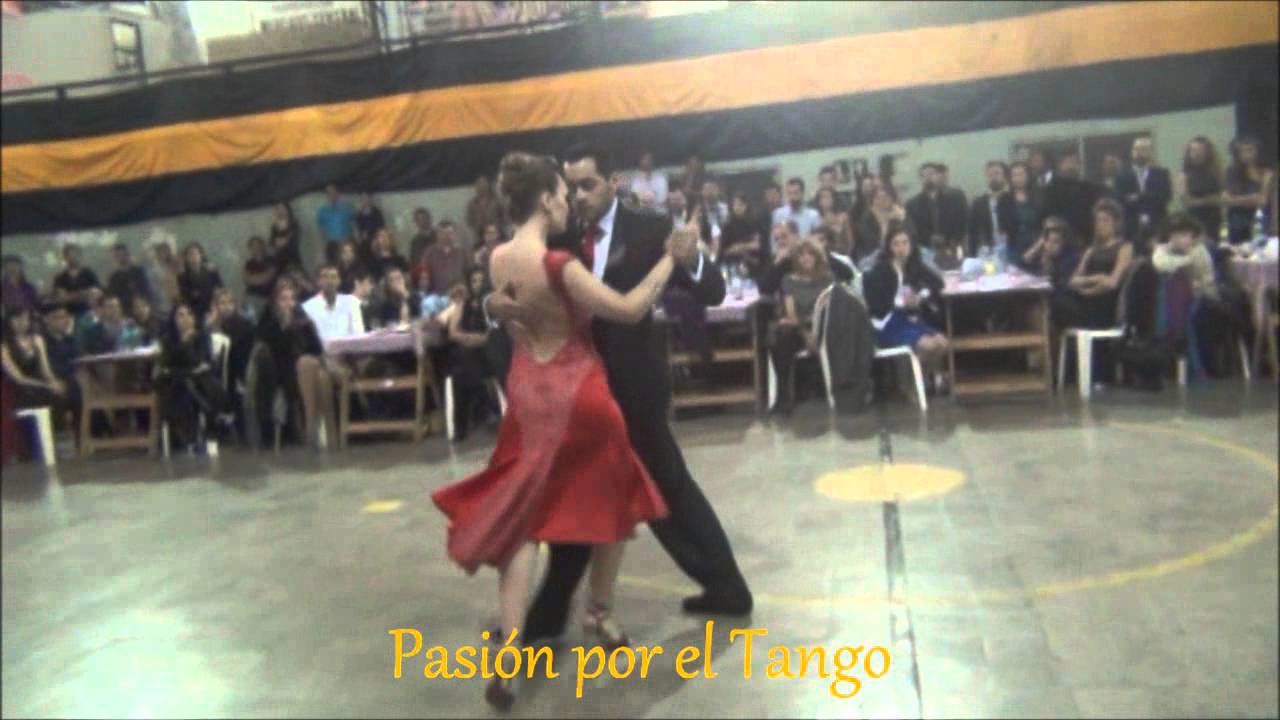 LORENA GONZALEZ CATTANEO y SEBASTIÁN ACOSTA Bailando el Tango MELODIA ORIENTAL en el MORAN