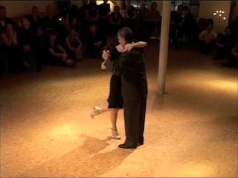  Tamara Juhan  and  Eduardo Masci  are  dancing  to  the  vals  "  Flor de Lino  "