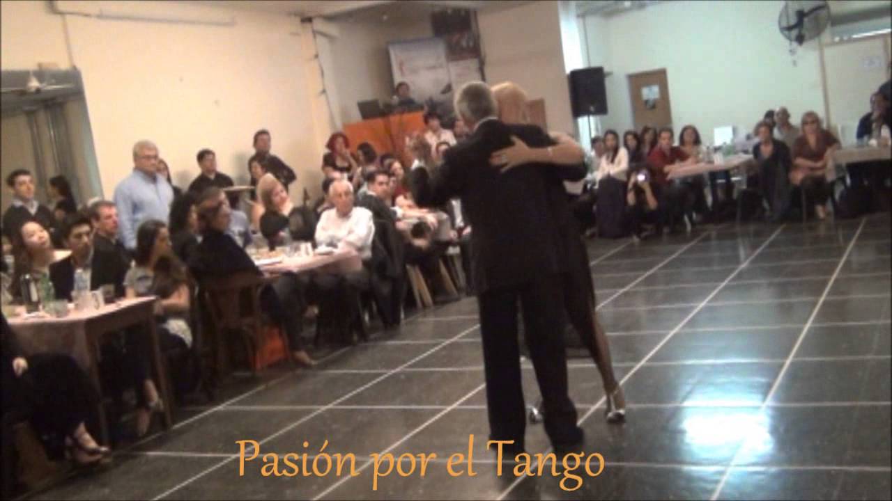 MARIA SILVIA MUCCI y ALFREDO JUAN ALONSO Bailando el Tango TAL VEZ SU VOZ en FLOREAL MILONGA