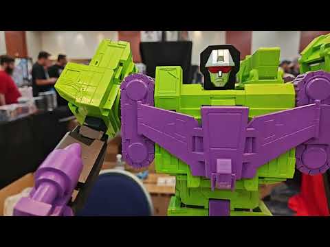 MMC/Ocular Max Display at Toydojo / A3U Booth TFCon Baltimore 2024