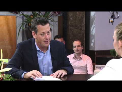 Venray in bedrijf aan tafel 13 december 2014 - Peel en Maas TV Venray