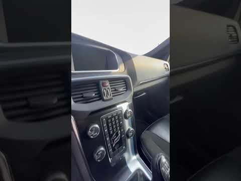 фото volvo v40 ii 0