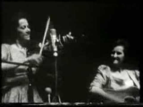 The Coon Creek Girls at Newport