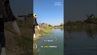 Download lagu This Woman Is Fishing for Monster Fish! mp3