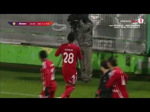 GOOOL! FC Argeș - FC Botoșani 0-2. Petro înscrie cu capul, după un corner, și dublează avantajul