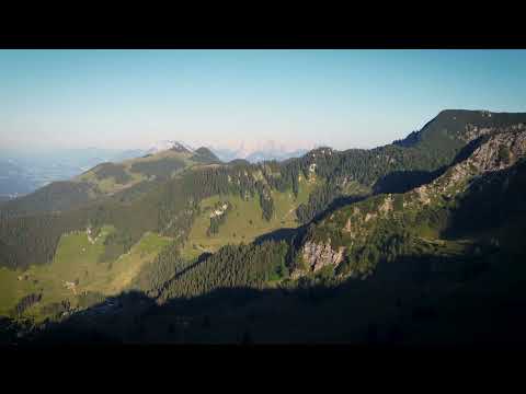 Bayern aus der Luft: Cinematische Drohnen-Aufnahmen von Bergen und Landschaften