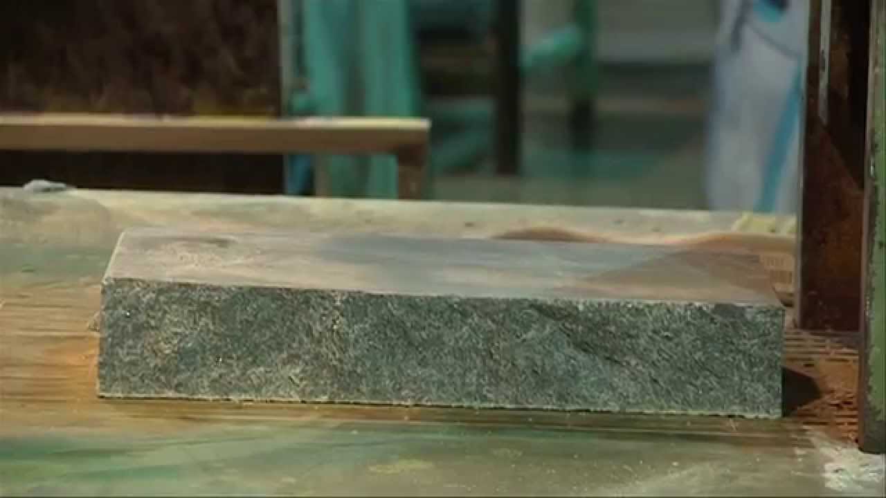 Lom a výrobní závod