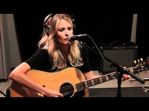 Elizabeth Cook - Heroin Addict Sister (Live on KEXP)